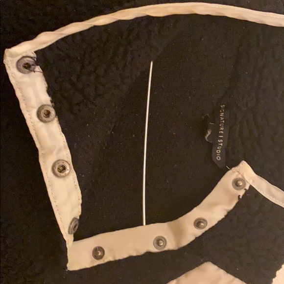 Very cute, and warm! Only worn about three times! - Picture 7 of 7